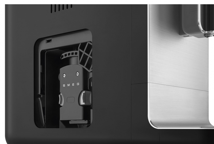 Автоматическая кофемашина SMEG BCC12BLMEU в магазине «На диване» в Хабаровске  — Выгодная цена